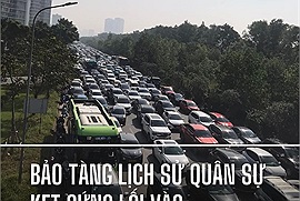 Bảo tàng Lịch sử Quân sự kẹt cứng lối vào vì quá đông khách tham quan