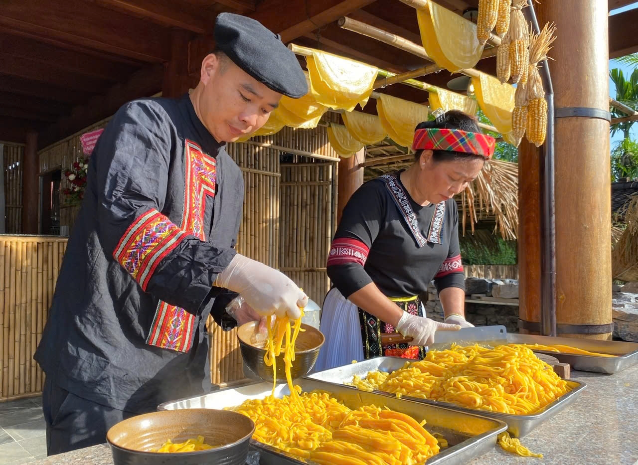 Phở ngô món ăn độc đáo của cao nguyên đá Hà Giang