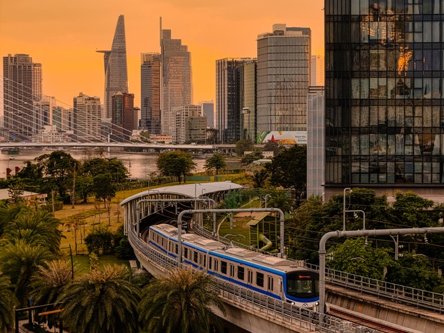 Vui chơi, foodtour dọc theo tuyến tàu Metro Bến Thành - Suối Tiên 