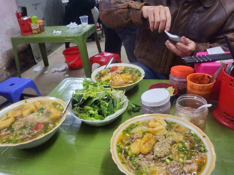 Quán bún riêu trêu đùa nói 400.000 đồng/bát bún