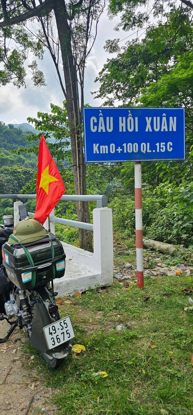 biển tên cầu độc lạ