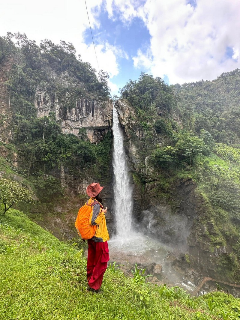 Khám phá thác Háng Tề Chơ