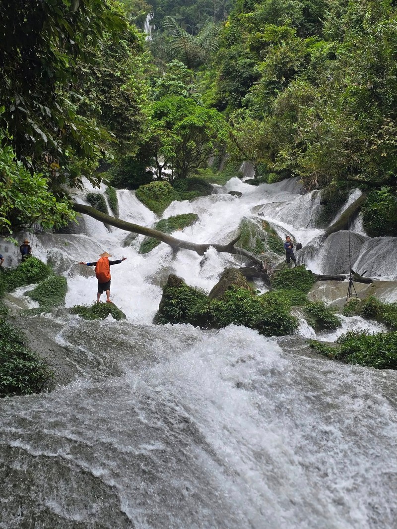 Ngọn thác kỳ vĩ như cảnh thiên đường ở Lai Châu