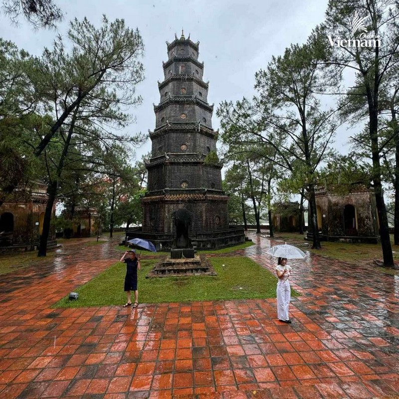 Du lịch miền Trung chống chọi mưa lũ do bão số 1