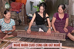 Nghề làm chiếu Cẩm Nê: Chỉ còn duy nhất một nghệ nhân vẫn đang ngày đêm giữ gìn nét đẹp truyền thống