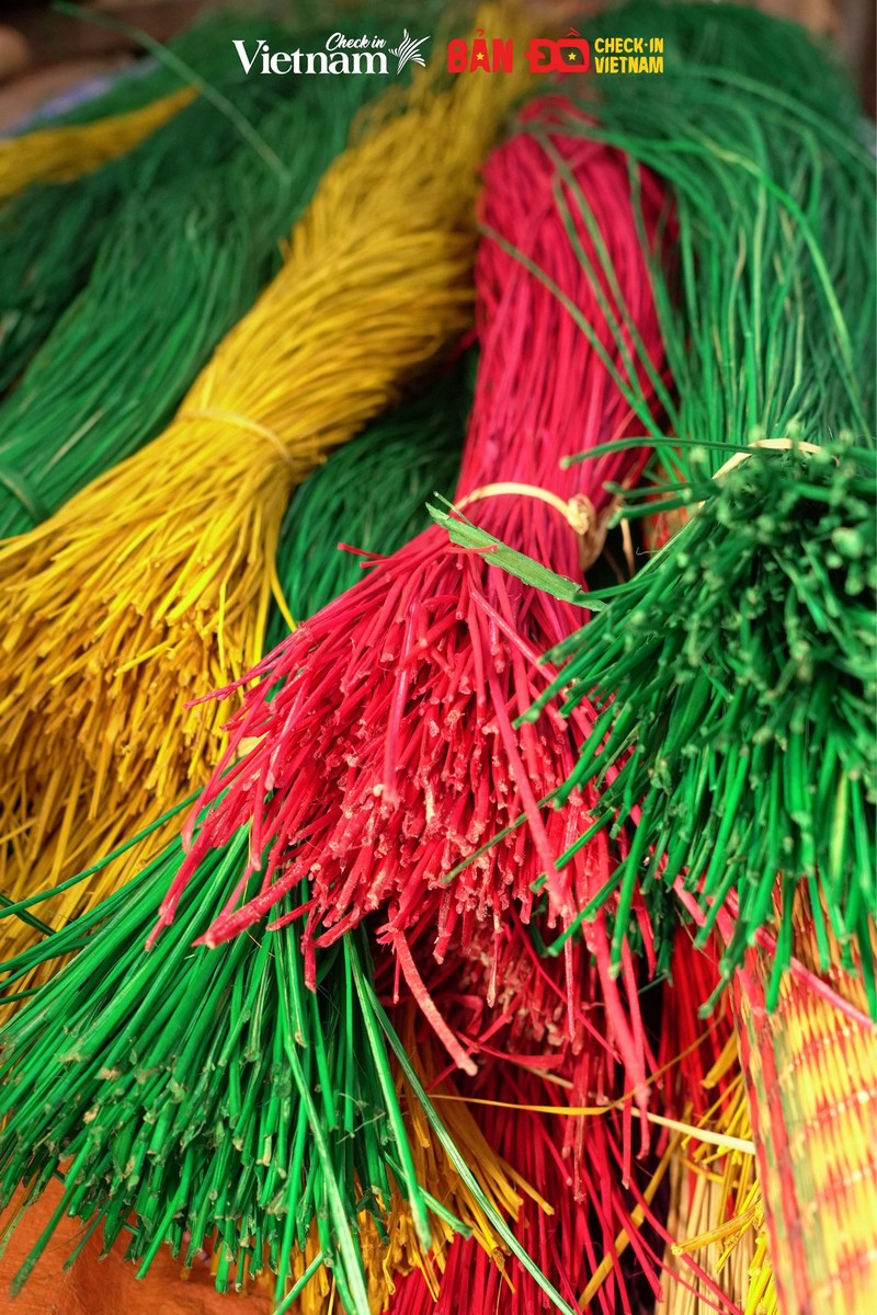 Nghề làm chiếu Cẩm Nê
