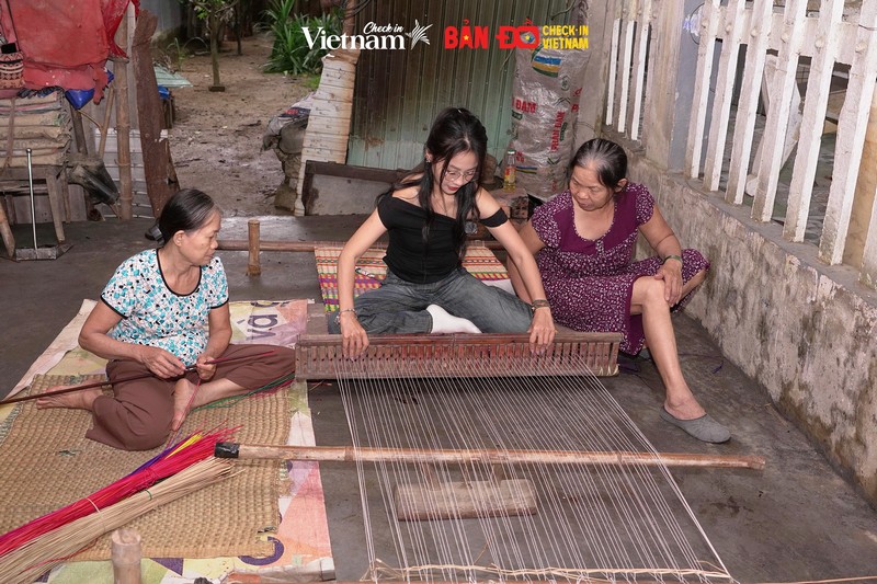 Nghề làm chiếu Cẩm Nê