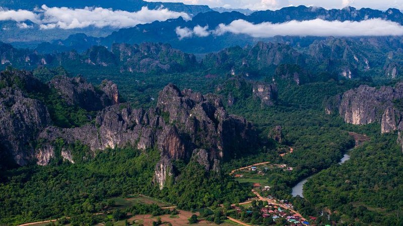 Vườn quốc gia Phong Nha - Kẻ Bàng và Vườn quốc gia Hin Nam Nô