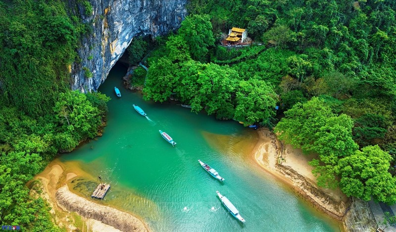 Vườn quốc gia Phong Nha - Kẻ Bàng và Vườn quốc gia Hin Nam Nô