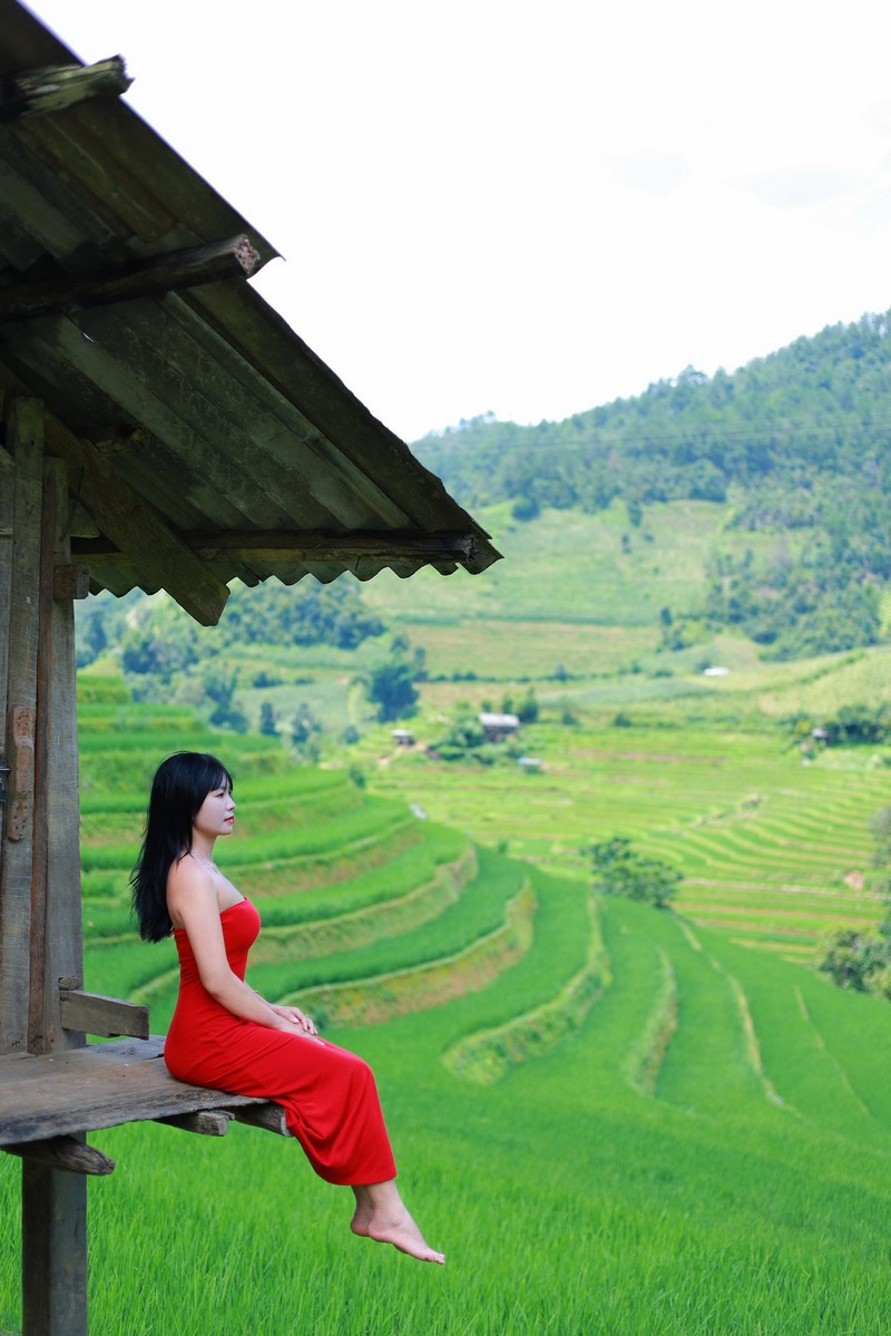 outfit thời trang du lịch hè 2025