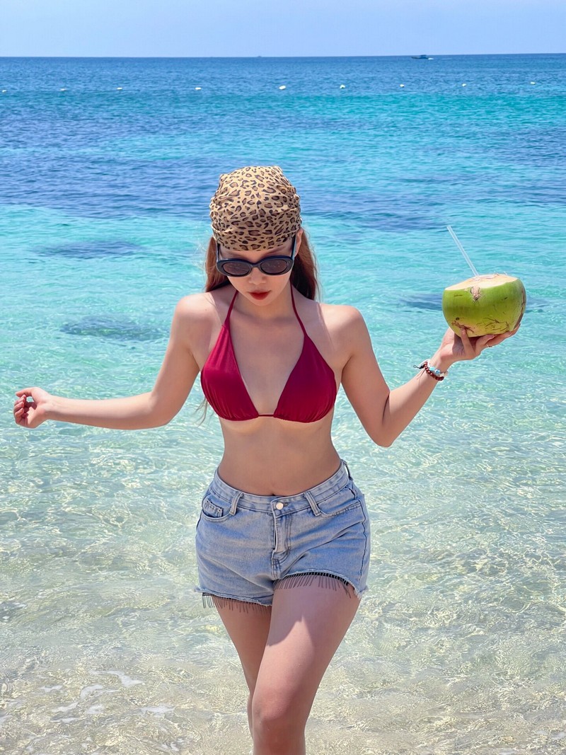 outfit thời trang du lịch hè 2025