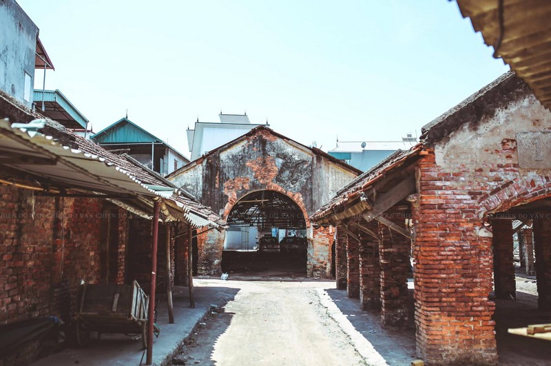 công trình cũ nát nhuốm màu hoài cổ