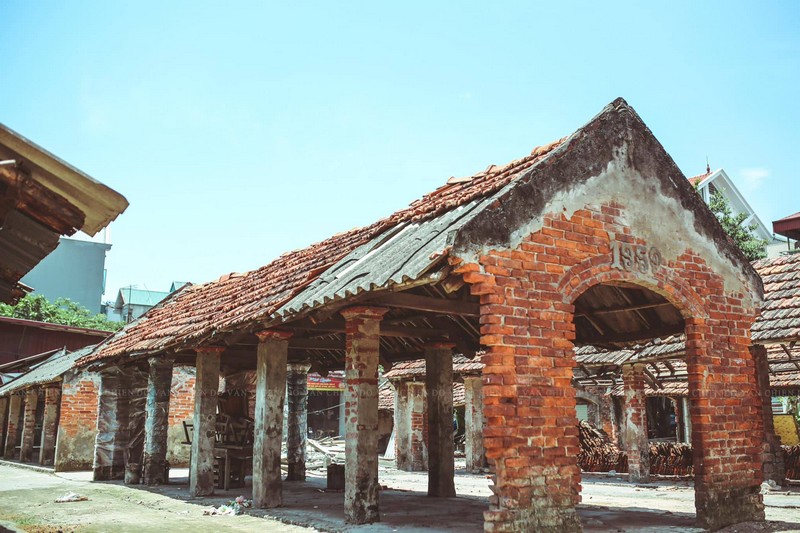 công trình cũ nát nhuốm màu hoài cổ