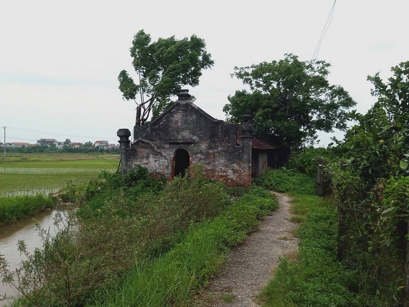 công trình cũ nát nhuốm màu hoài cổ