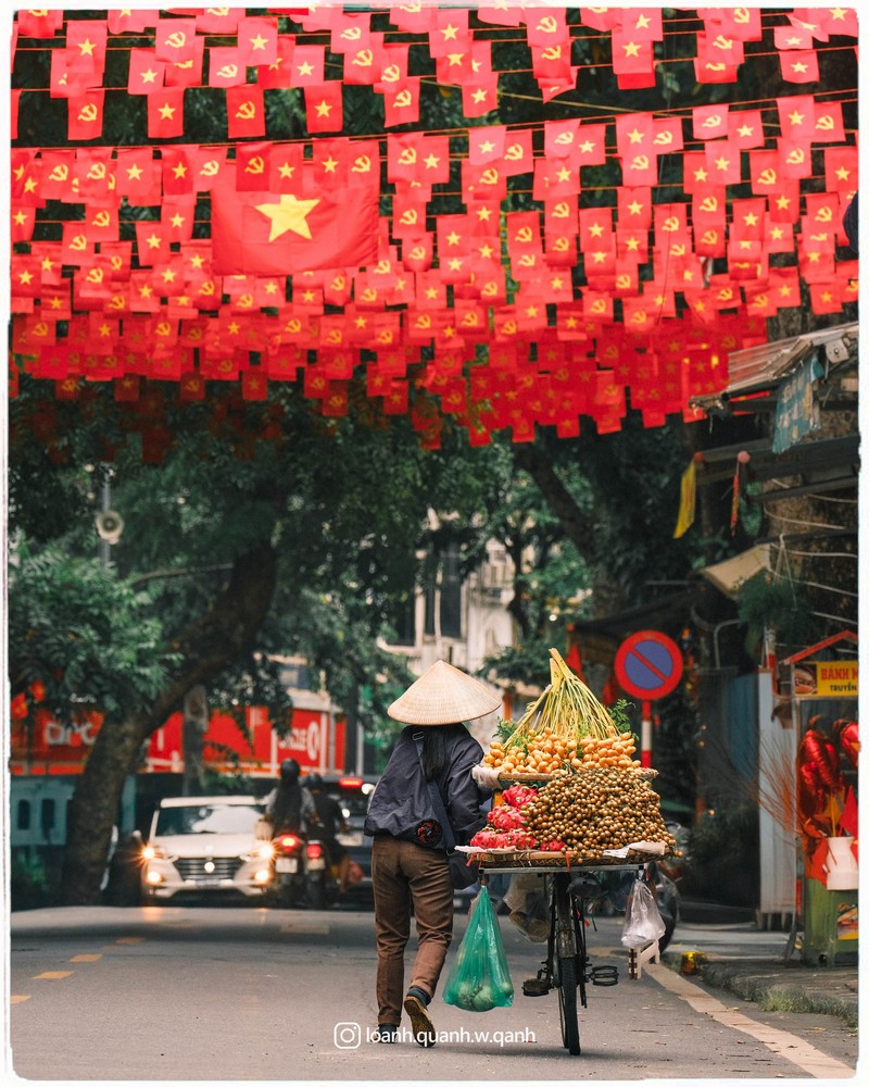 Cộng đồng Check in Vietnam hoà cùng màu cờ Tổ quốc
