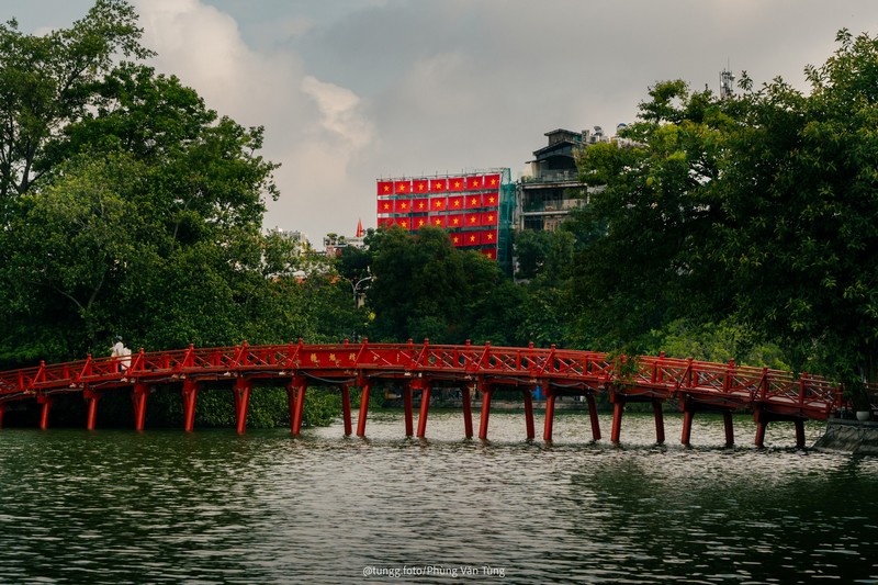 Cộng đồng Check in Vietnam hoà cùng màu cờ Tổ quốc