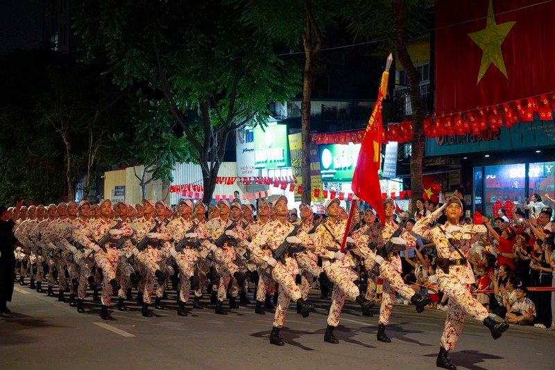 khoảnh khắc đẹp nhất của buổi hợp luyện diễu binh A80