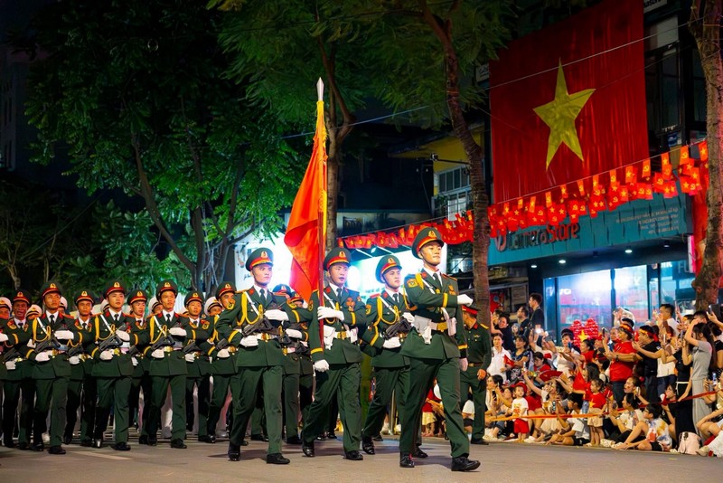 khoảnh khắc đẹp nhất của buổi hợp luyện diễu binh A80