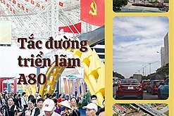 Không ngại Trung tâm Triển lãm Quốc gia kẹt cứng, người dân chờ hàng giờ đồng hồ trên đường để hòa vào không khí của ngày hội A80