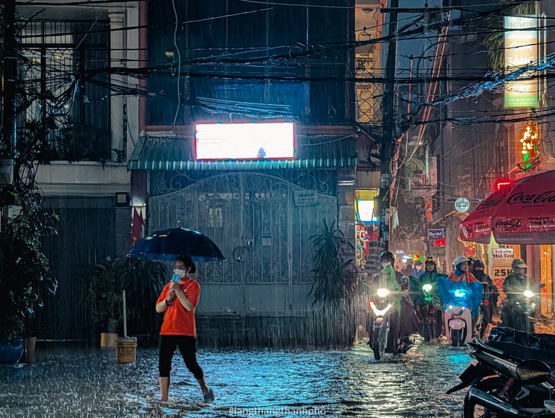 đối lập thời tiết giữa Hà Nội và Sài Gòn