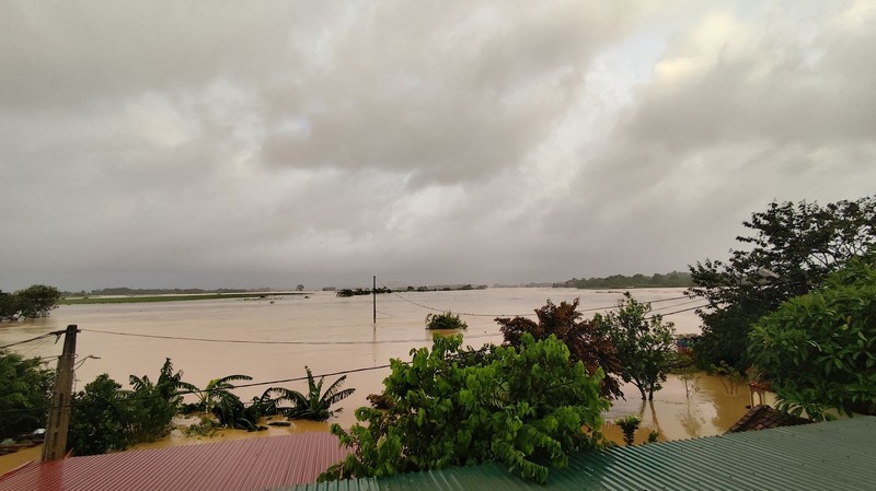 Cộng đồng du lịch lăn lộn trong mùa lũ lụt