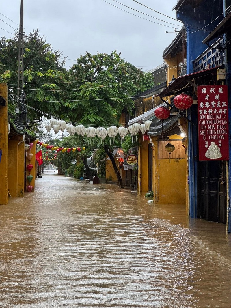 Huế và Hội An trong trận lũ đang diễn ra tại miền Trung