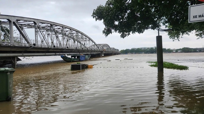 Huế và Hội An trong trận lũ đang diễn ra tại miền Trung
