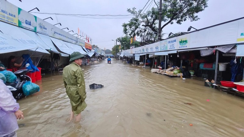 Huế và Hội An trong trận lũ đang diễn ra tại miền Trung