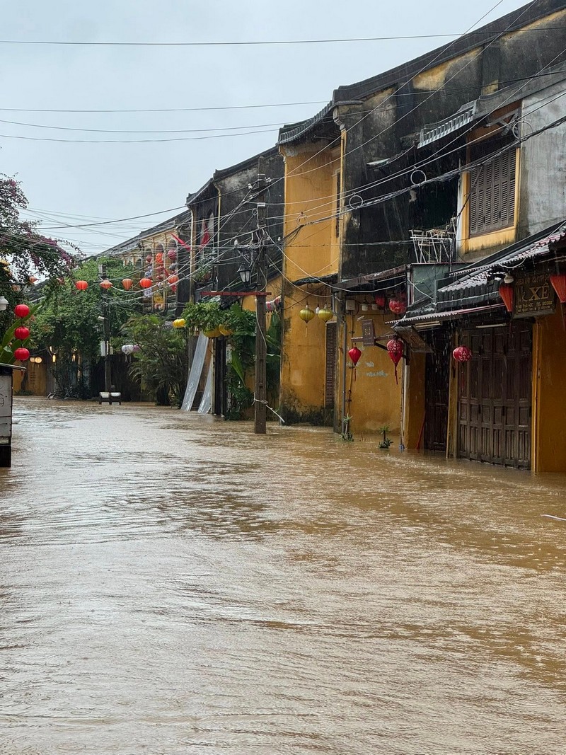 Huế và Hội An trong trận lũ đang diễn ra tại miền Trung