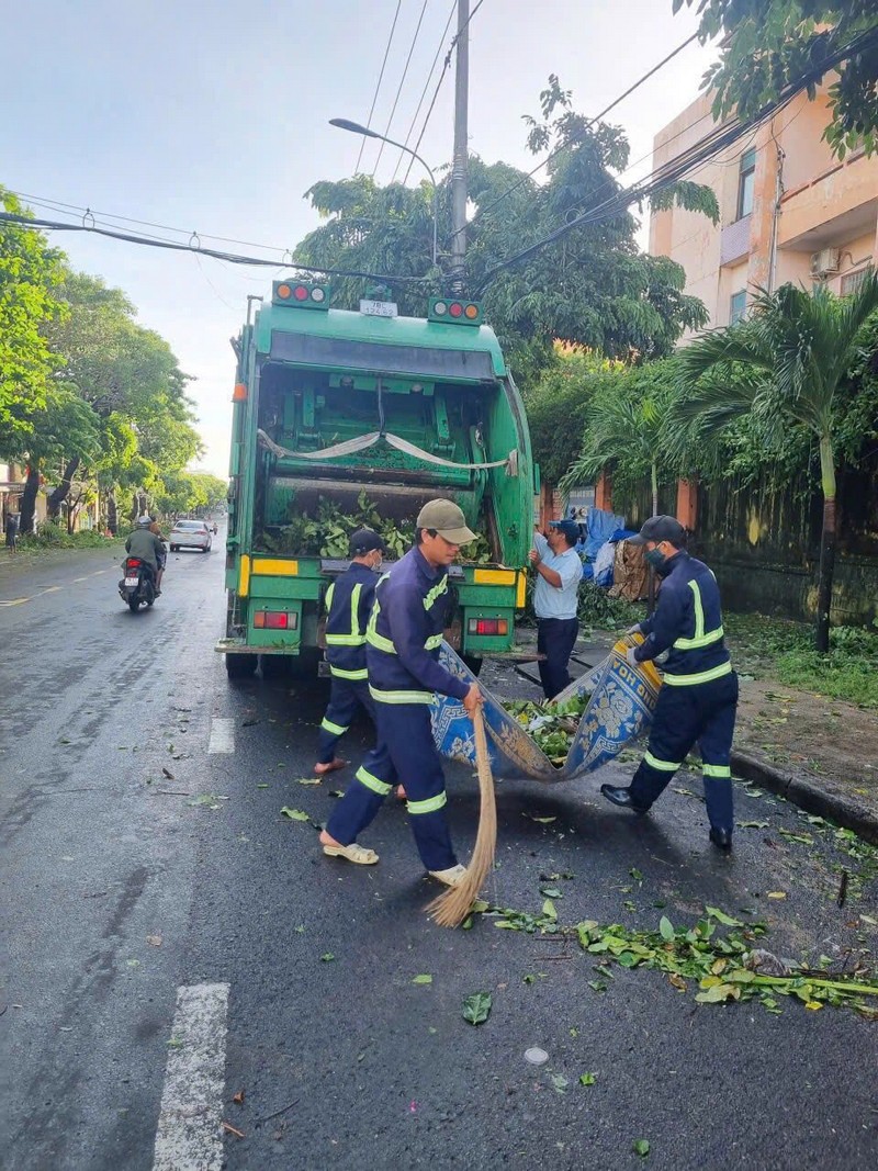 Hình ảnh Tuy Hòa và Quy Nhơn sau bão Kalmaegi