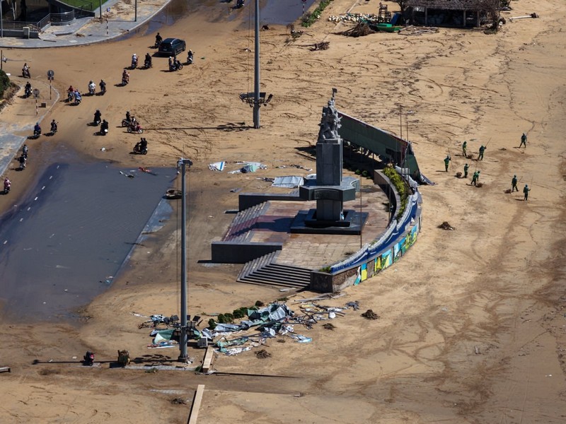 Hình ảnh Tuy Hòa và Quy Nhơn sau bão Kalmaegi