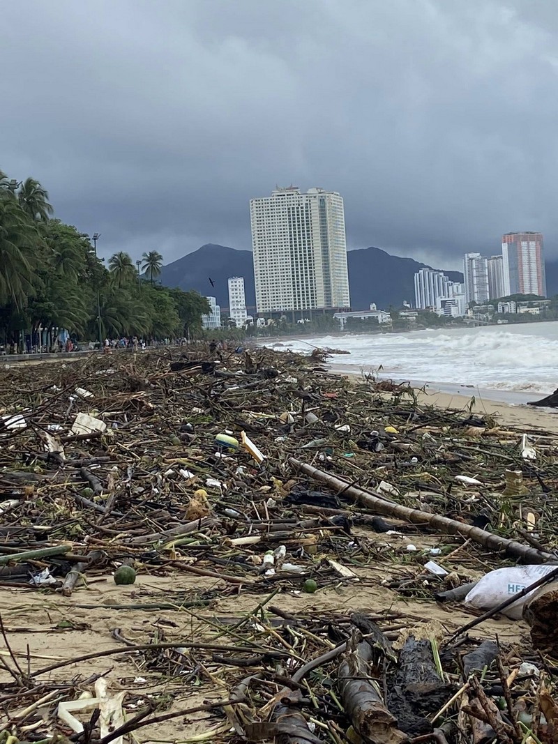 lũ lụt sạt lở hoành hành ở Nam Trung Bộ