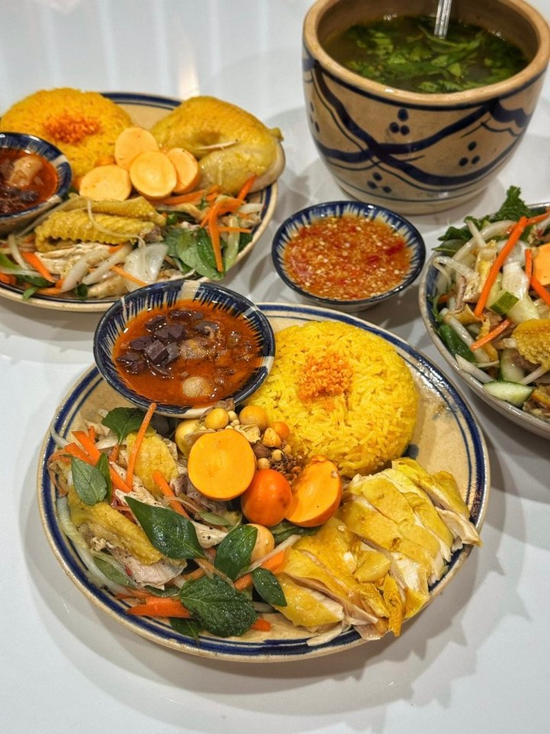 Cách làm cơm gà Hội An