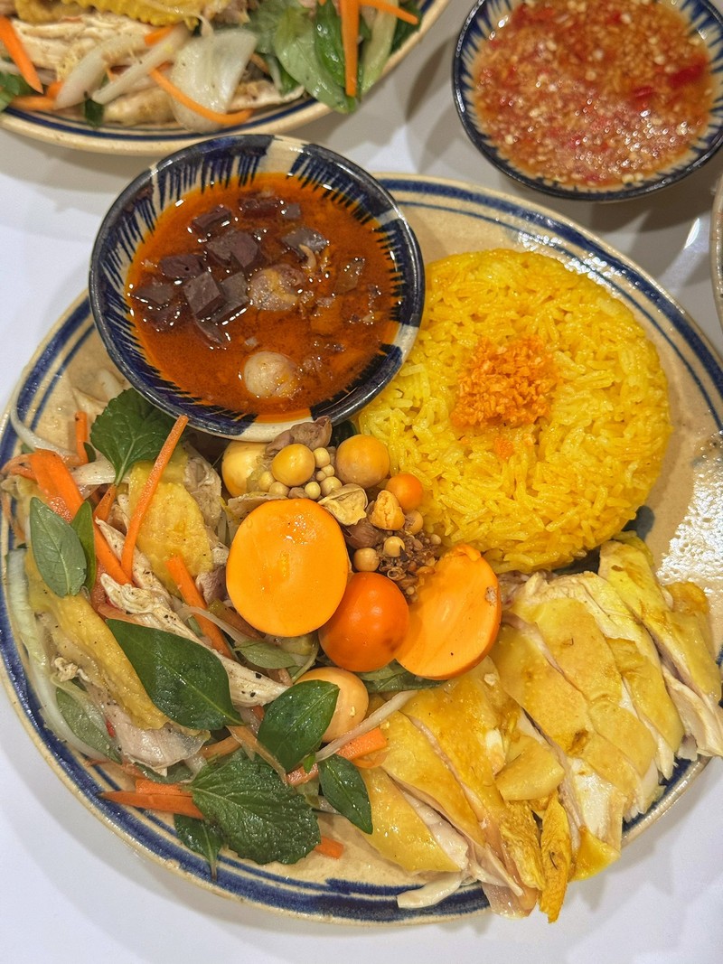 Cách làm cơm gà Hội An