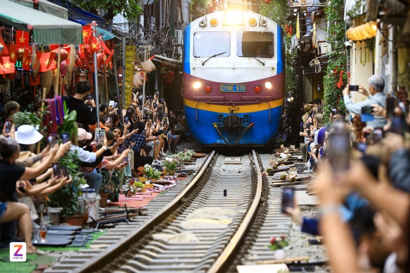 phố cà phê đường tàu ở Hà Nội chính thức giải tỏa