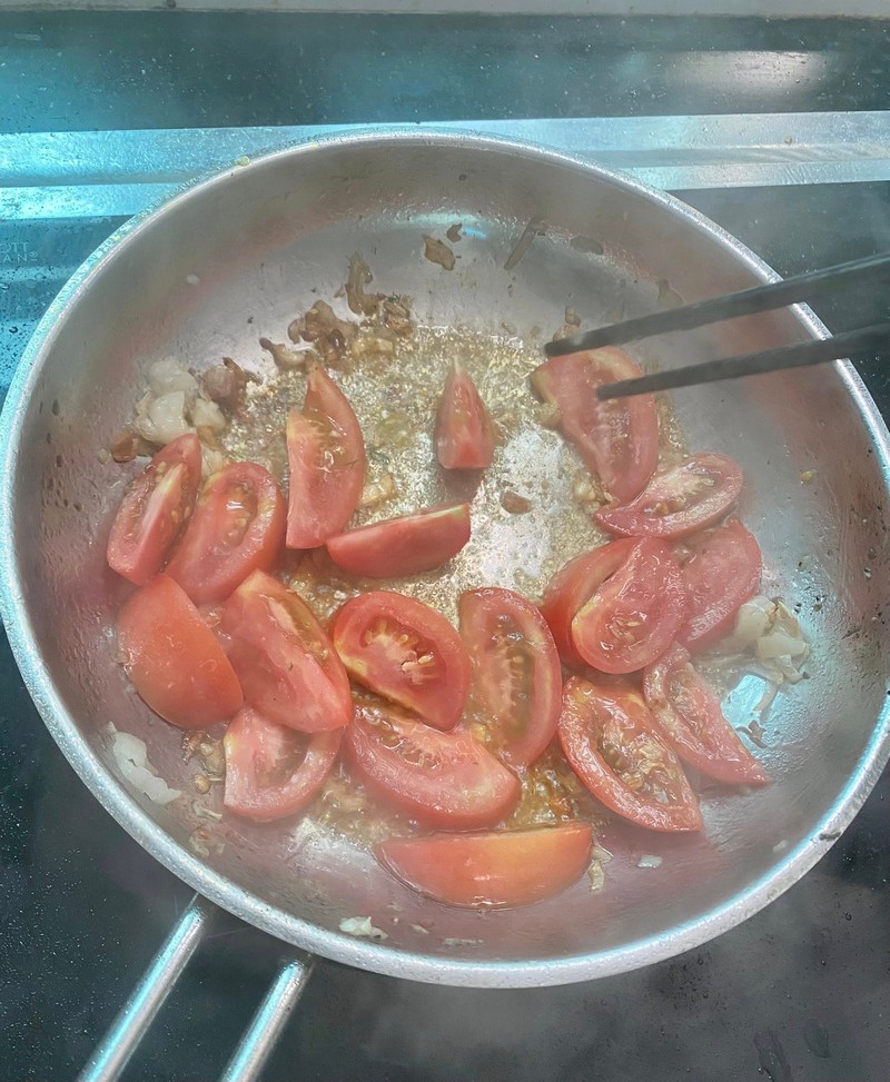 món ăn độc đáo sâu đất xào su hào