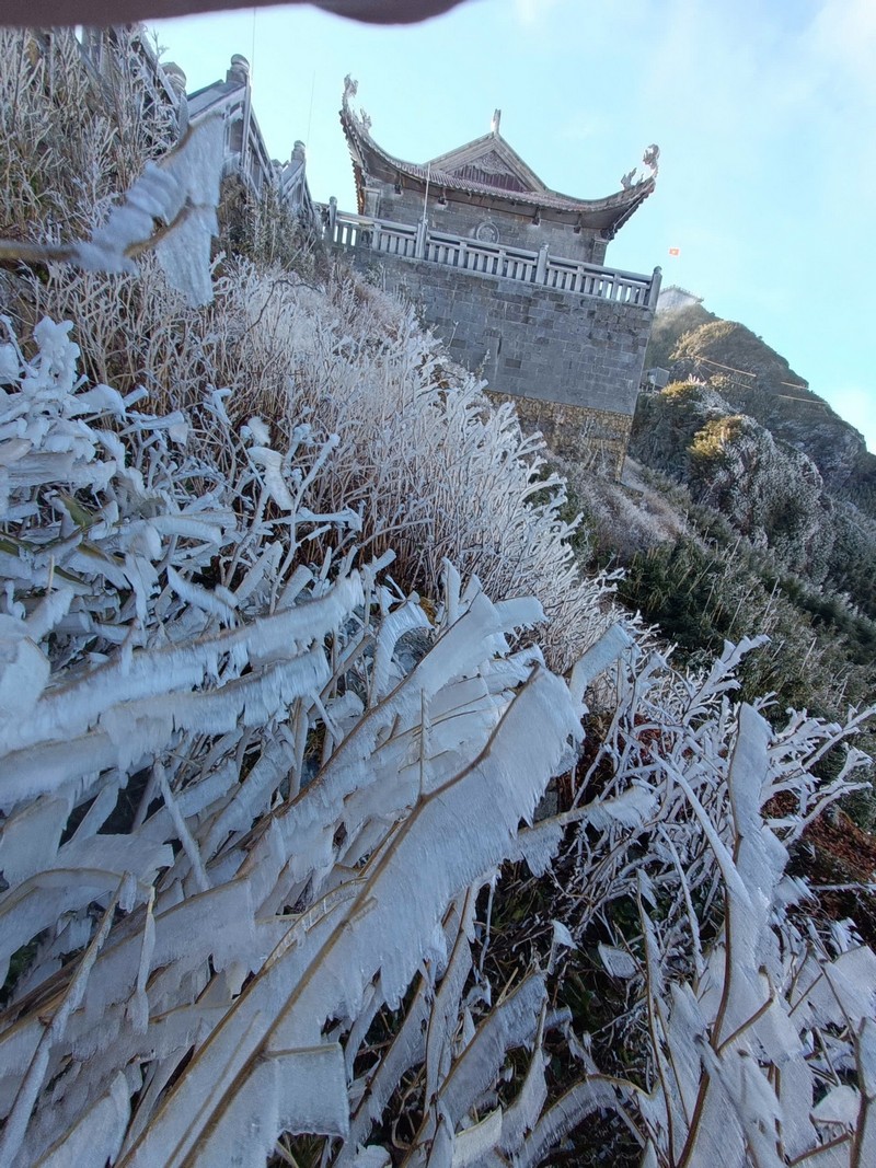 Băng giá xuất hiện ở 3 địa điểm