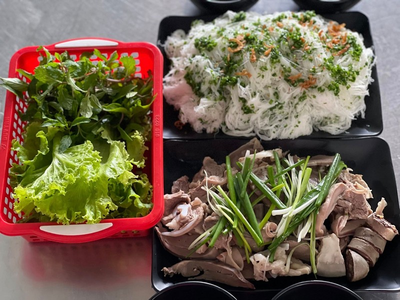 chọn Quy Nhơn mà food tour