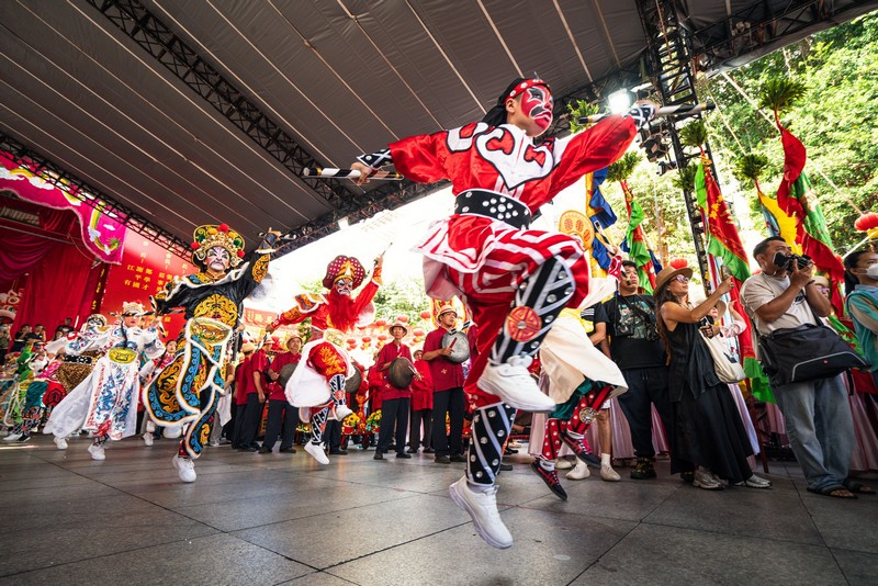 lễ hội xuân Bính Ngọ từ Bắc chí Nam