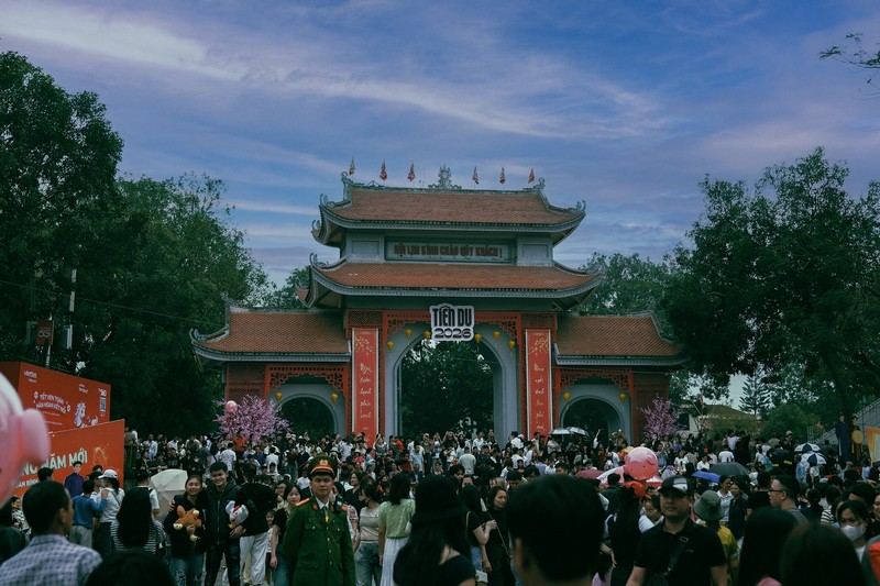 lễ hội xuân Bính Ngọ từ Bắc chí Nam