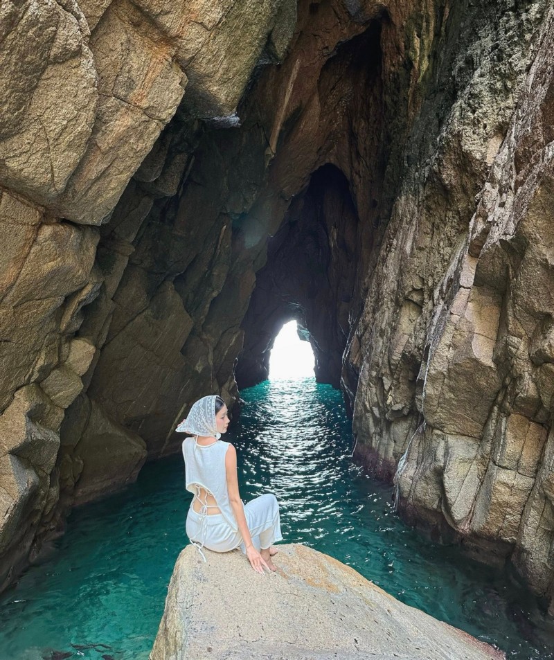 khám phá đảo Hòn Nưa ngoài khơi Phú Yên