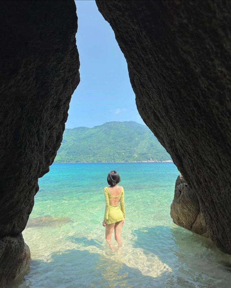 khám phá đảo Hòn Nưa ngoài khơi Phú Yên