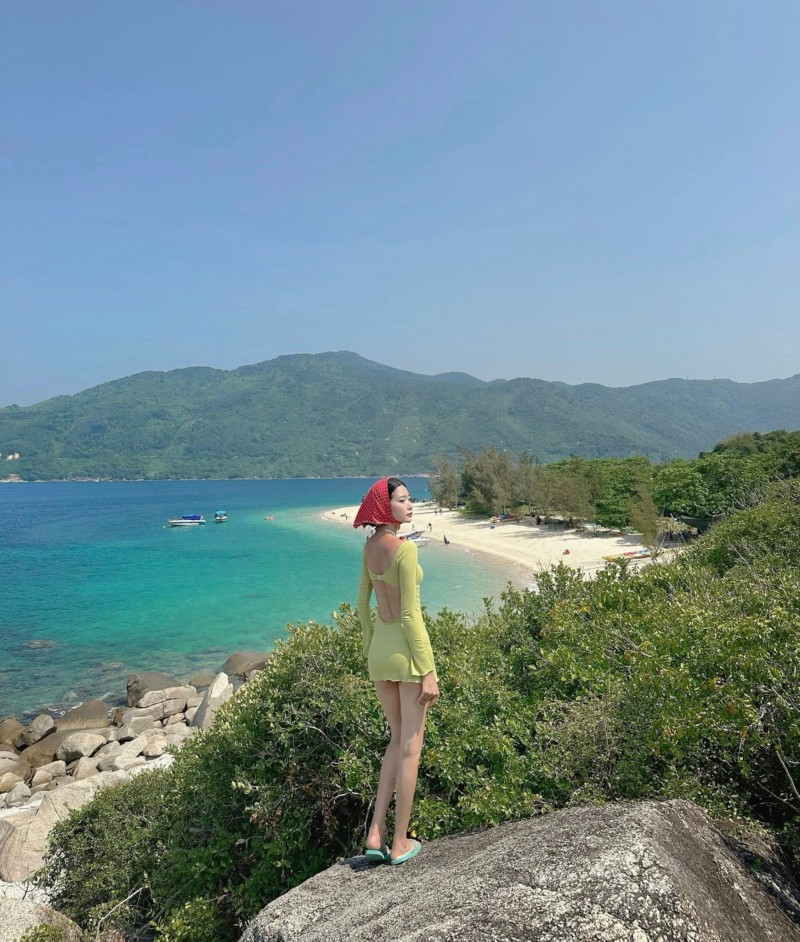 khám phá đảo Hòn Nưa ngoài khơi Phú Yên